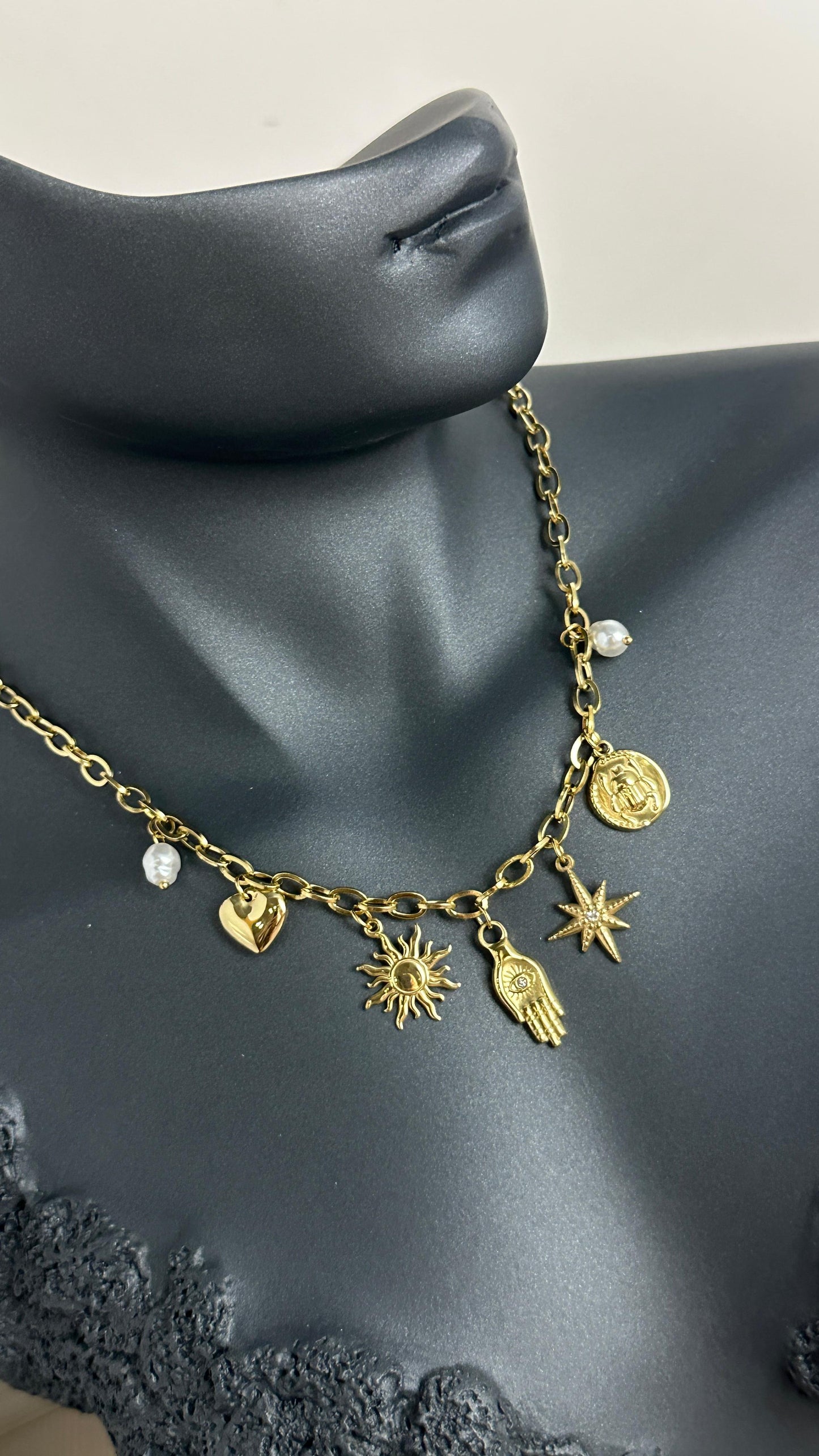 316L Çelik Gold Bohem Zirkon Taş Detaylı Fatma Ana El Charm Figür Güneş Detay Kadın Kolye