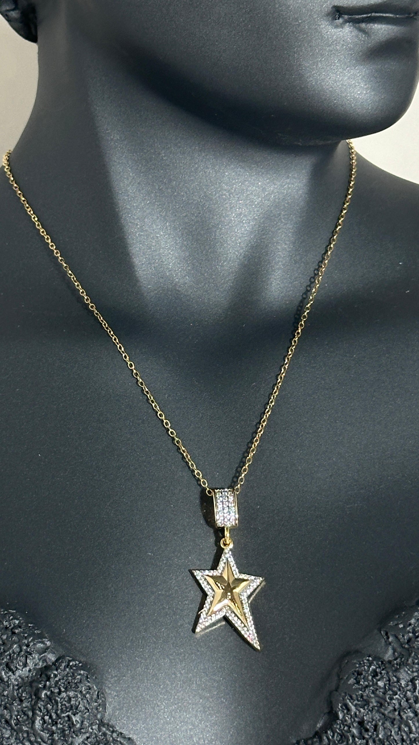 316L Çelik Gold Renk Zincir Zirkon Taşlı Yıldız Model Kadın Kolye