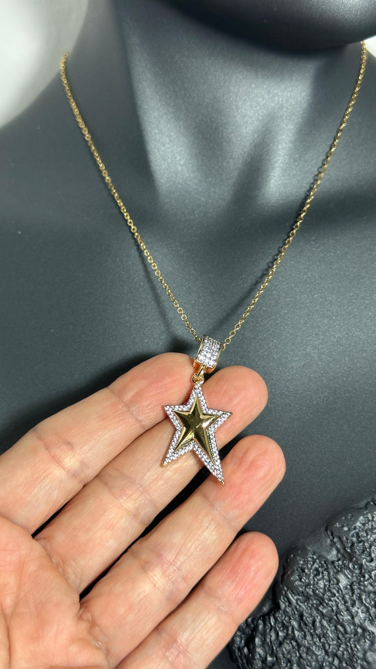316L Çelik Gold Renk Zincir Zirkon Taşlı Yıldız Model Kadın Kolye