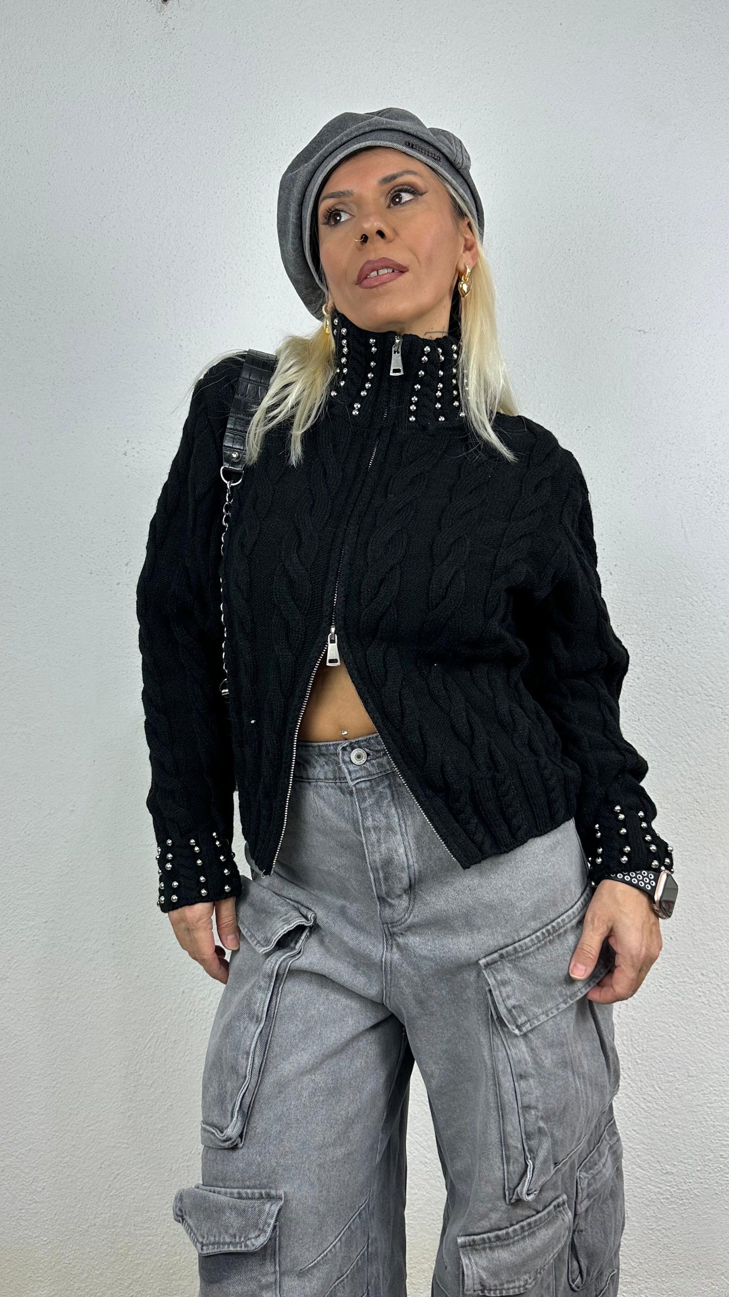 NuNu By Elegant Weave Siyah Boncuklu Fermuarlı Kazak