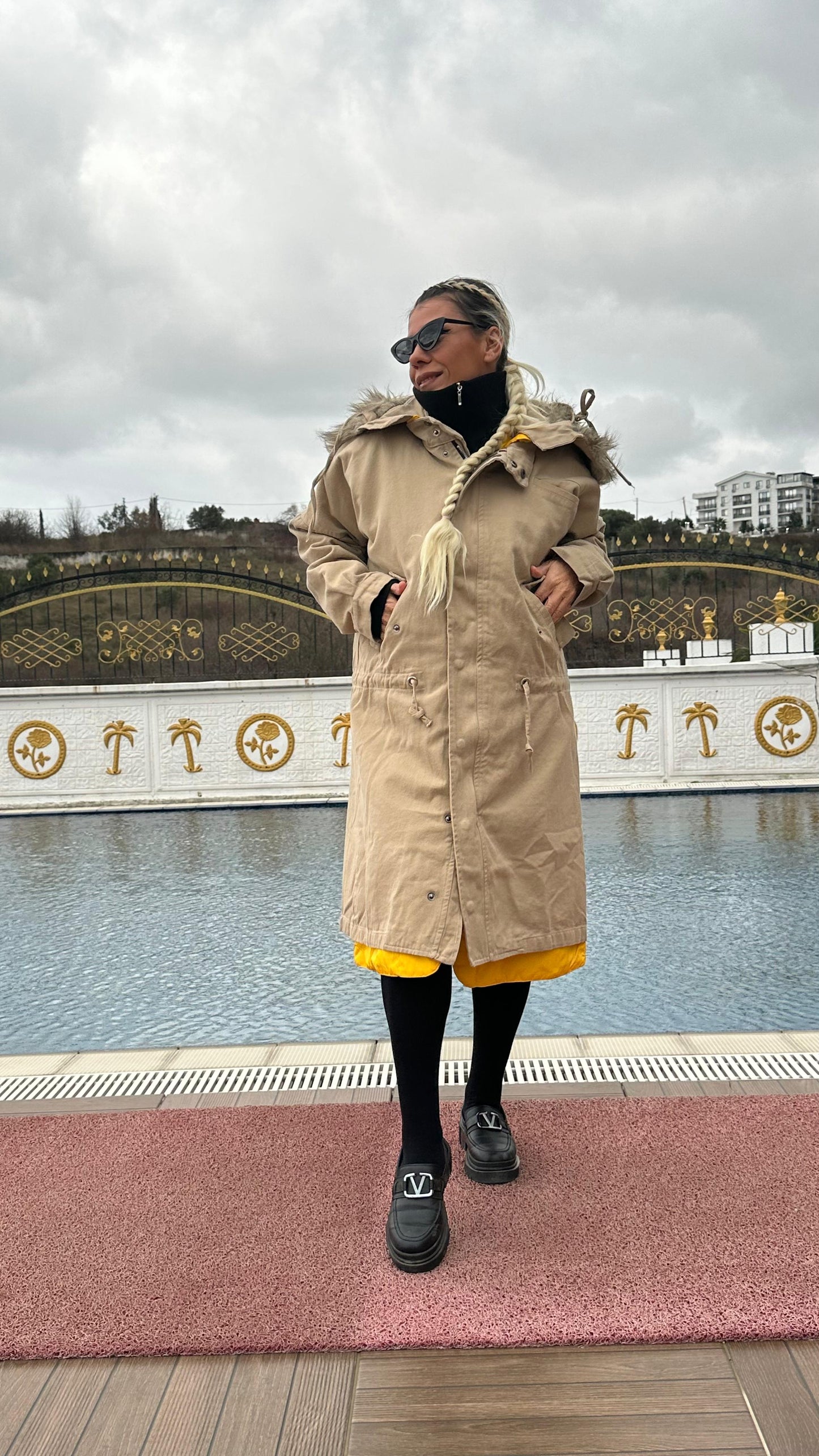 NuNu By Noir Bej Tüylü Kapüşonlu Oversize Gabardin Mont