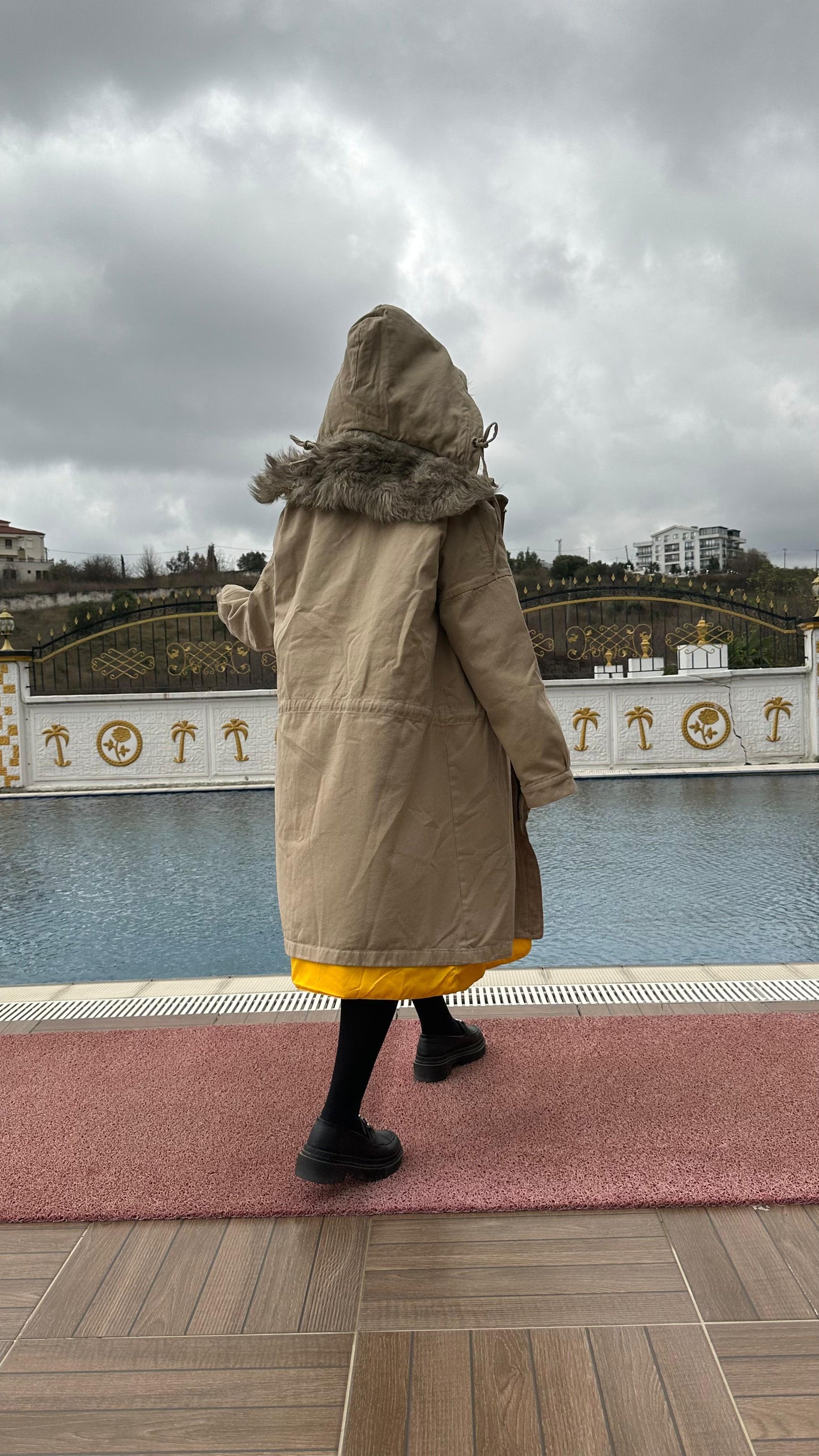 NuNu By Noir Bej Tüylü Kapüşonlu Oversize Gabardin Mont