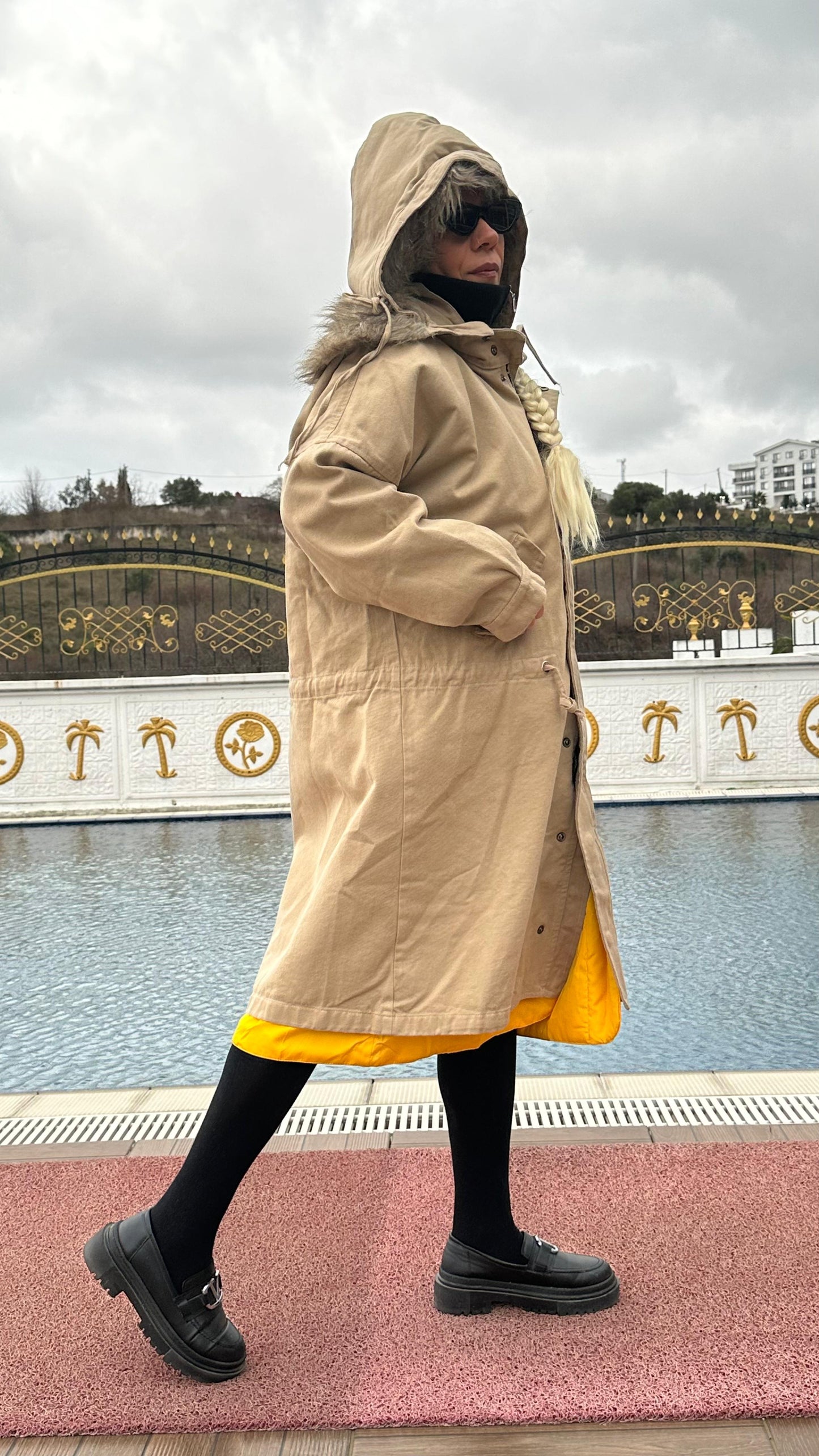 NuNu By Noir Bej Tüylü Kapüşonlu Oversize Gabardin Mont