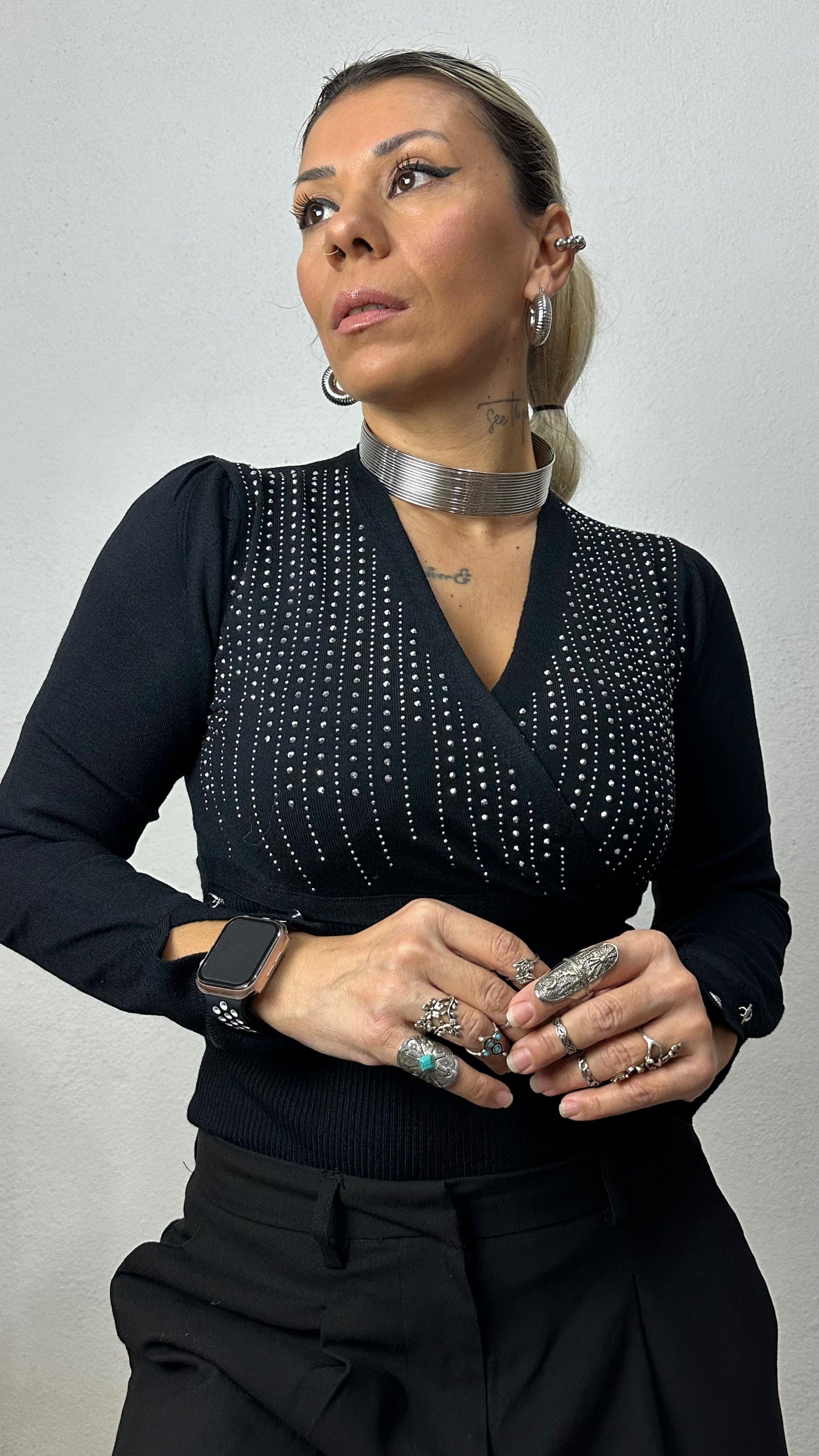 Nunu By Glam Siyah Taşlı V Yaka Triko