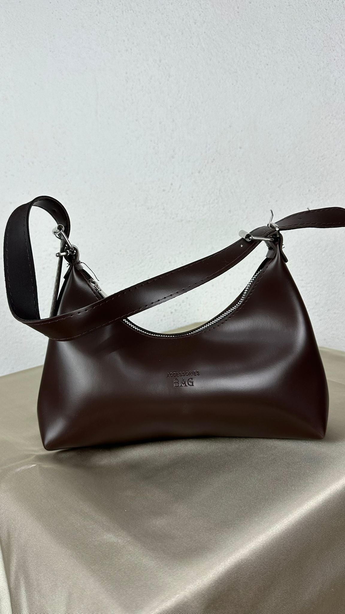 NuNu Bye Velvet Allure Bag Accessories Kahverengi Baget Çanta
