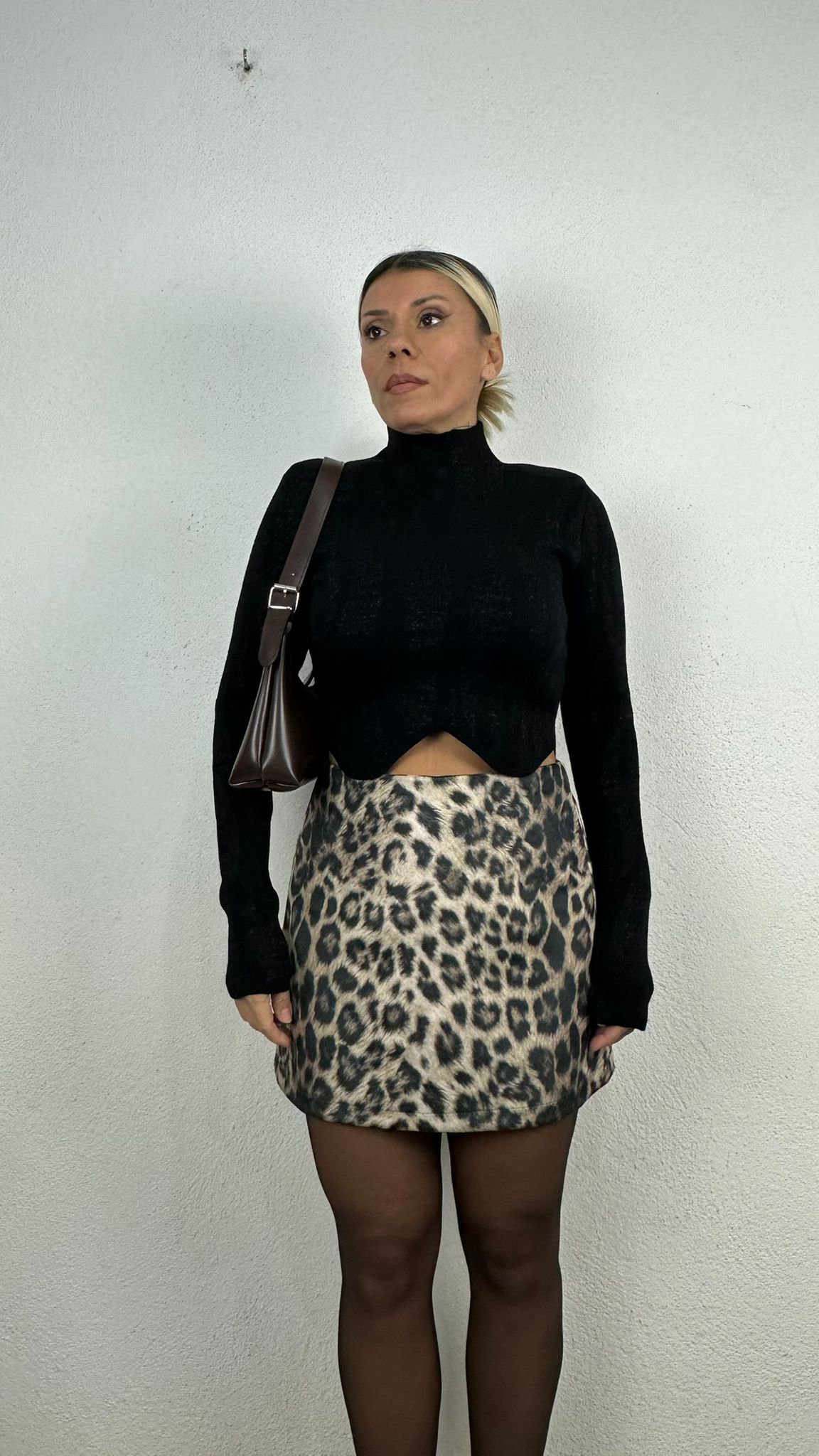 Nunu By Luxe Knit Asimetrik Siyah Simli Vatkalı Kazak