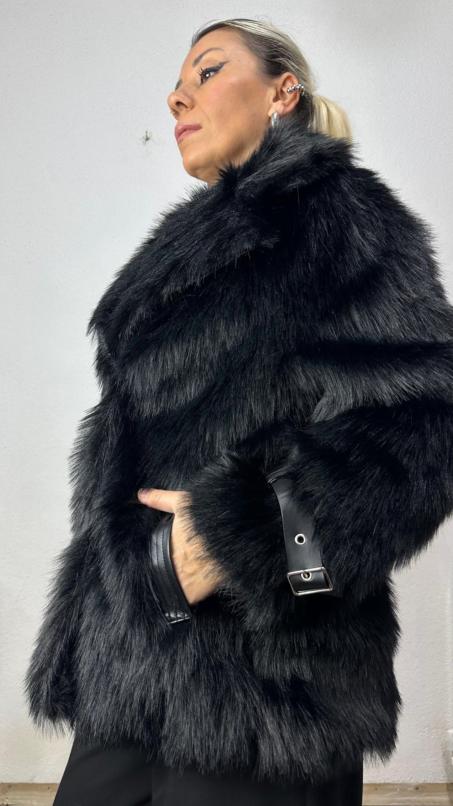 Nunu By Siyah Premium Suni Kürk