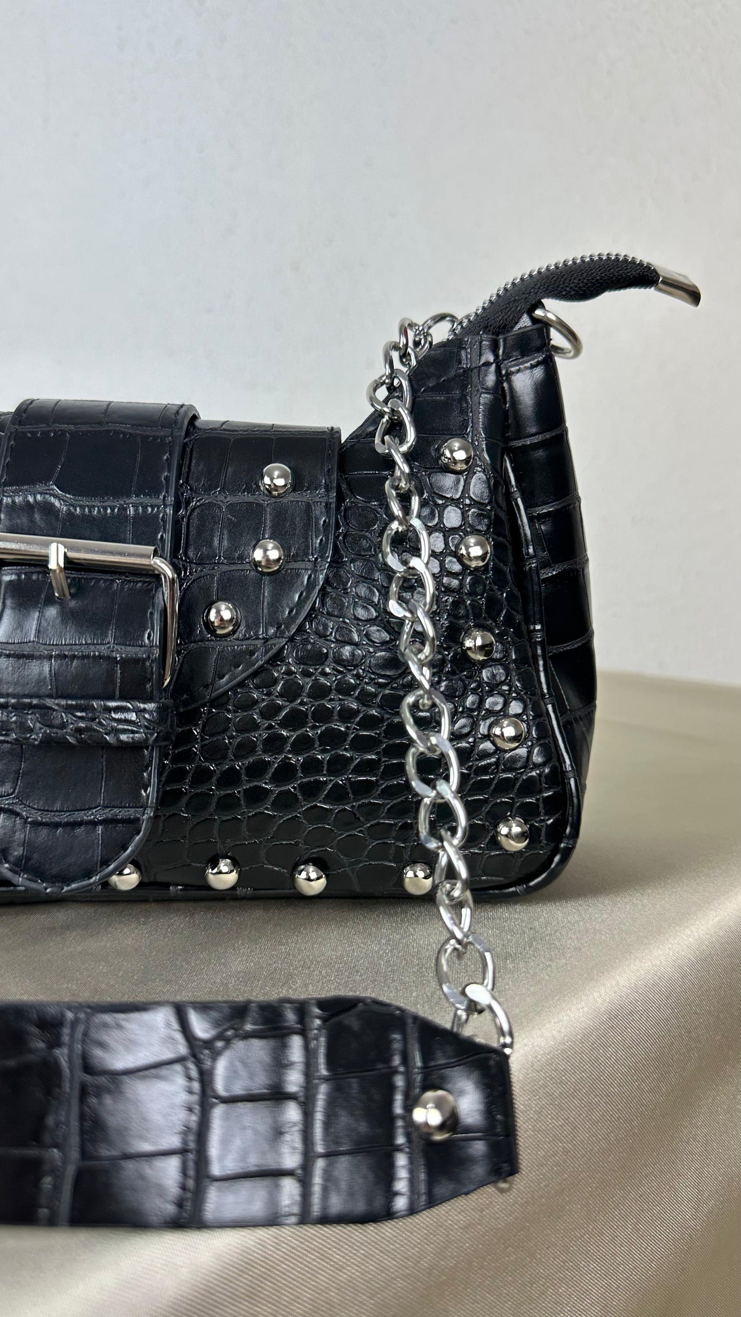 Nunu By Siyah Twilight Zımbalı Charm Çanta