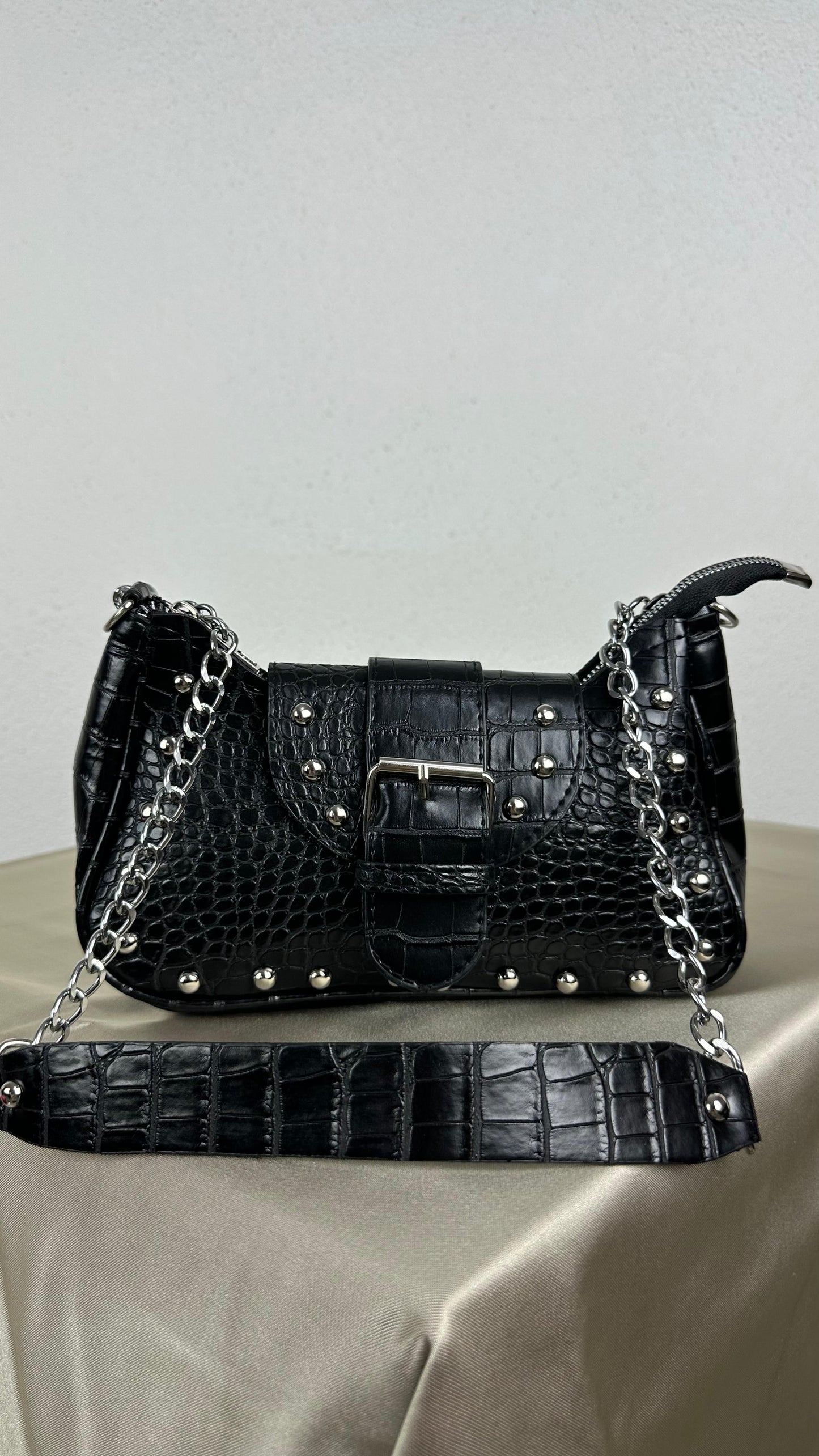 Nunu By Siyah Twilight Zımbalı Charm Çanta