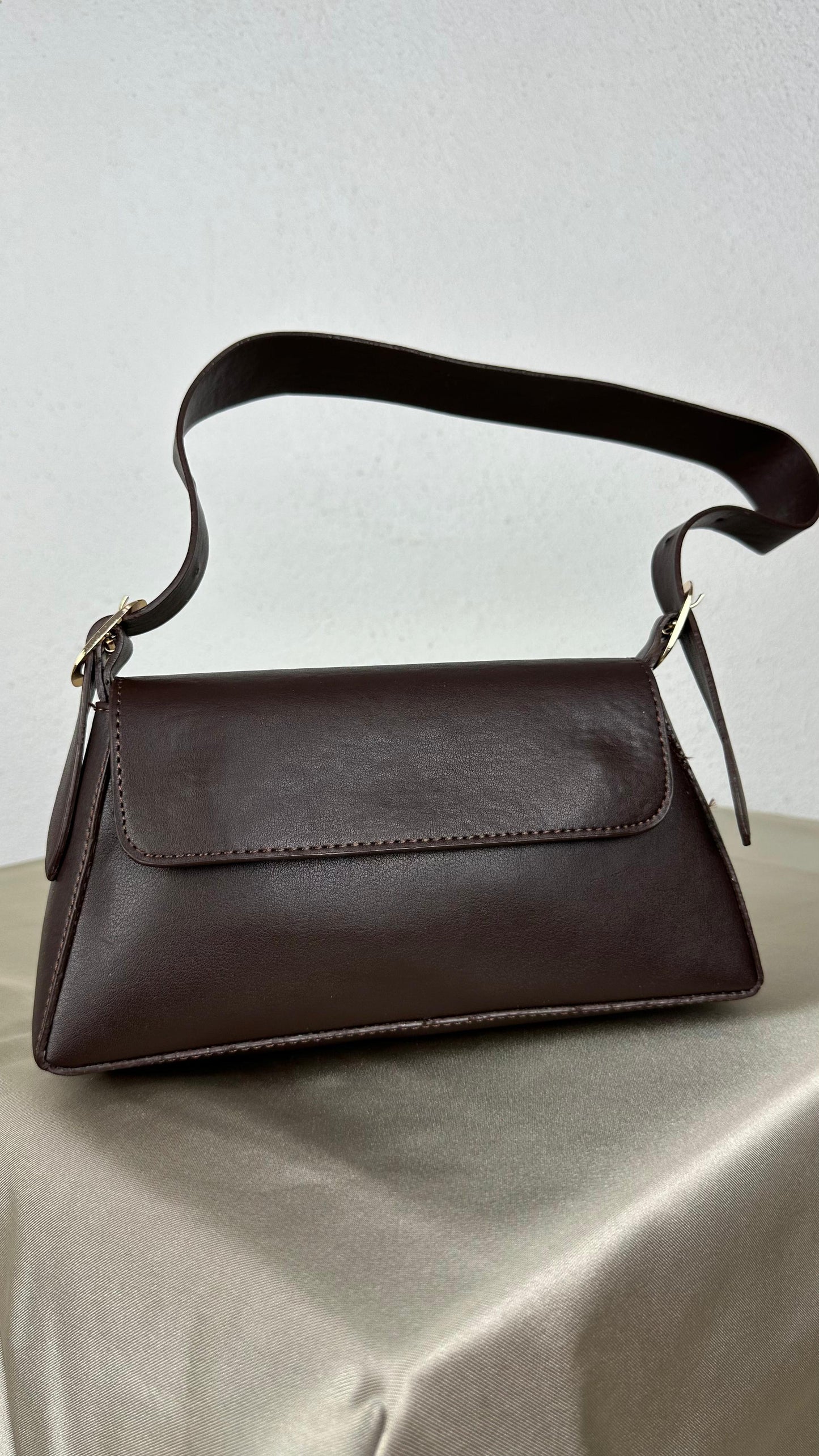 Nunu By Urban Grace Kahverengi Baget Çanta