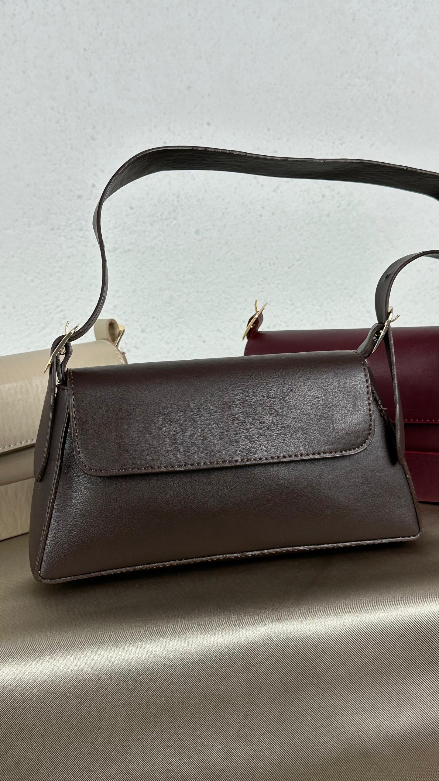 Nunu By Urban Grace Kahverengi Baget Çanta