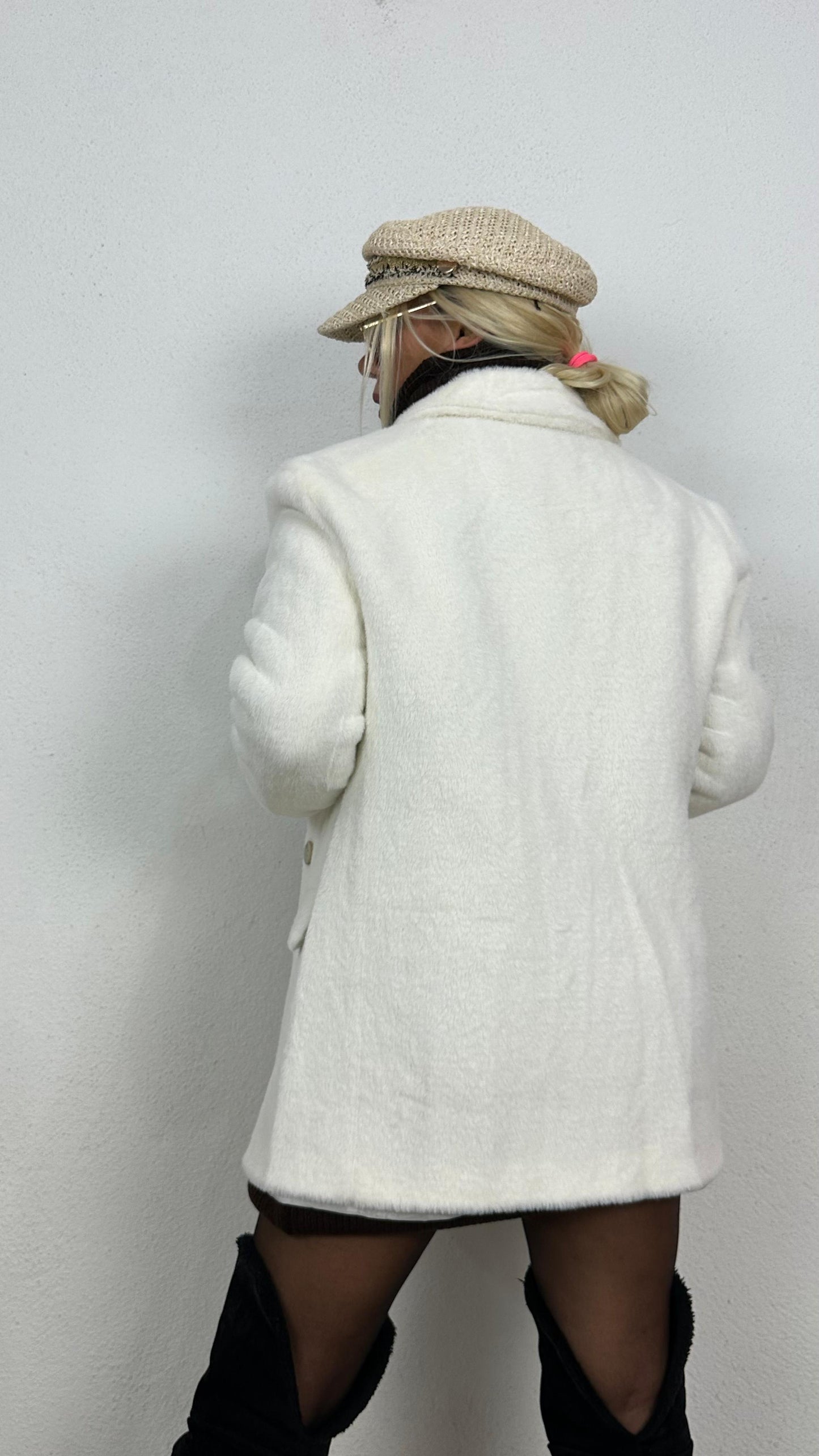 Premium Ekru Yumoş Peluş Ceket