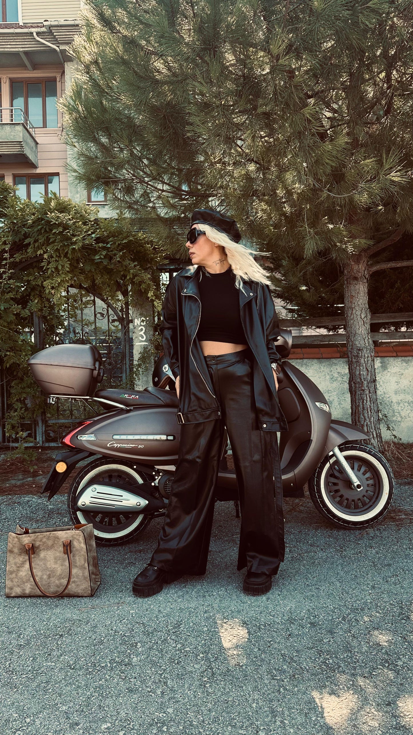 Siyah Dallas Püsküllü Oversize Deri Mont