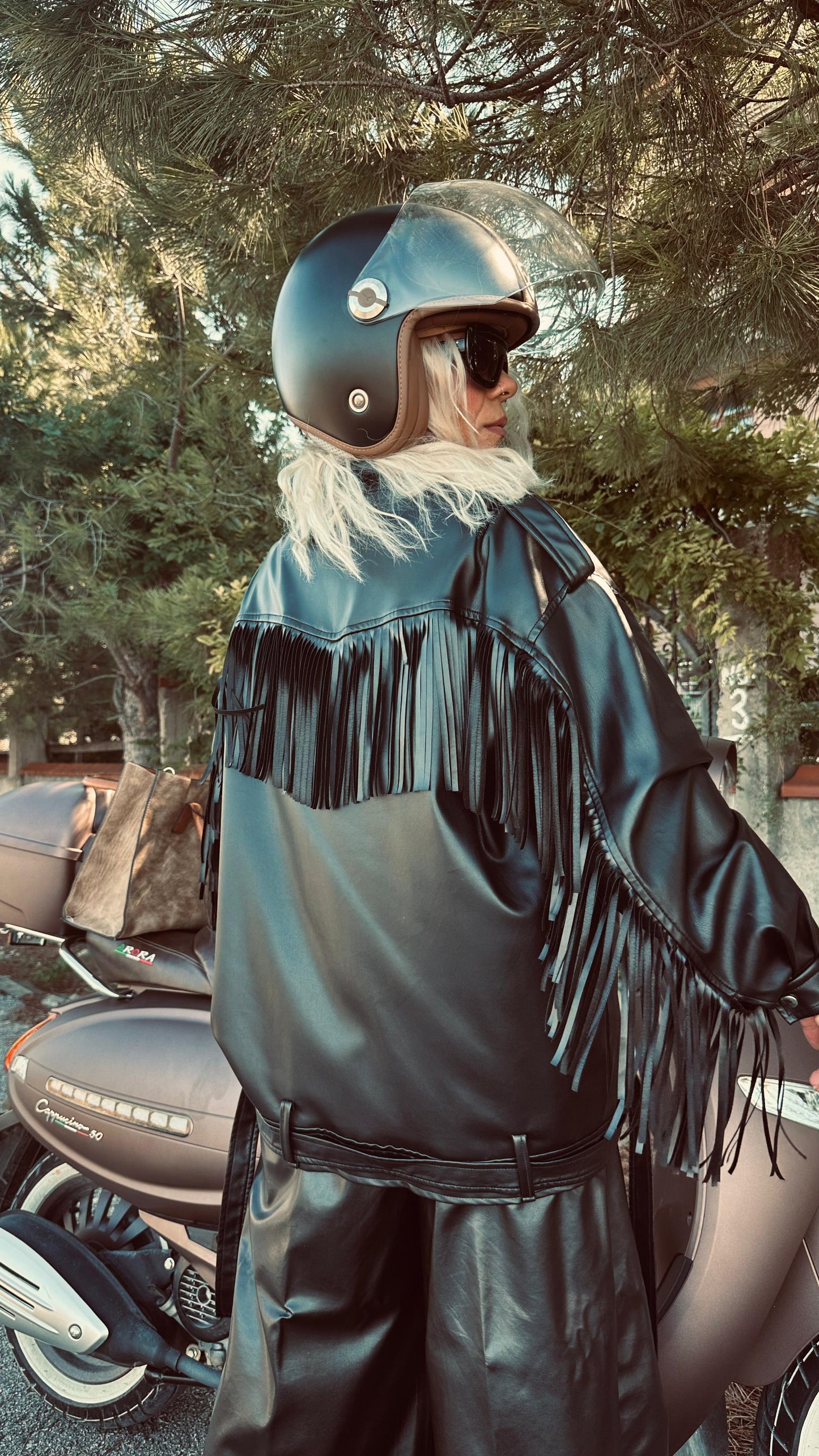 Siyah Dallas Püsküllü Oversize Deri Mont