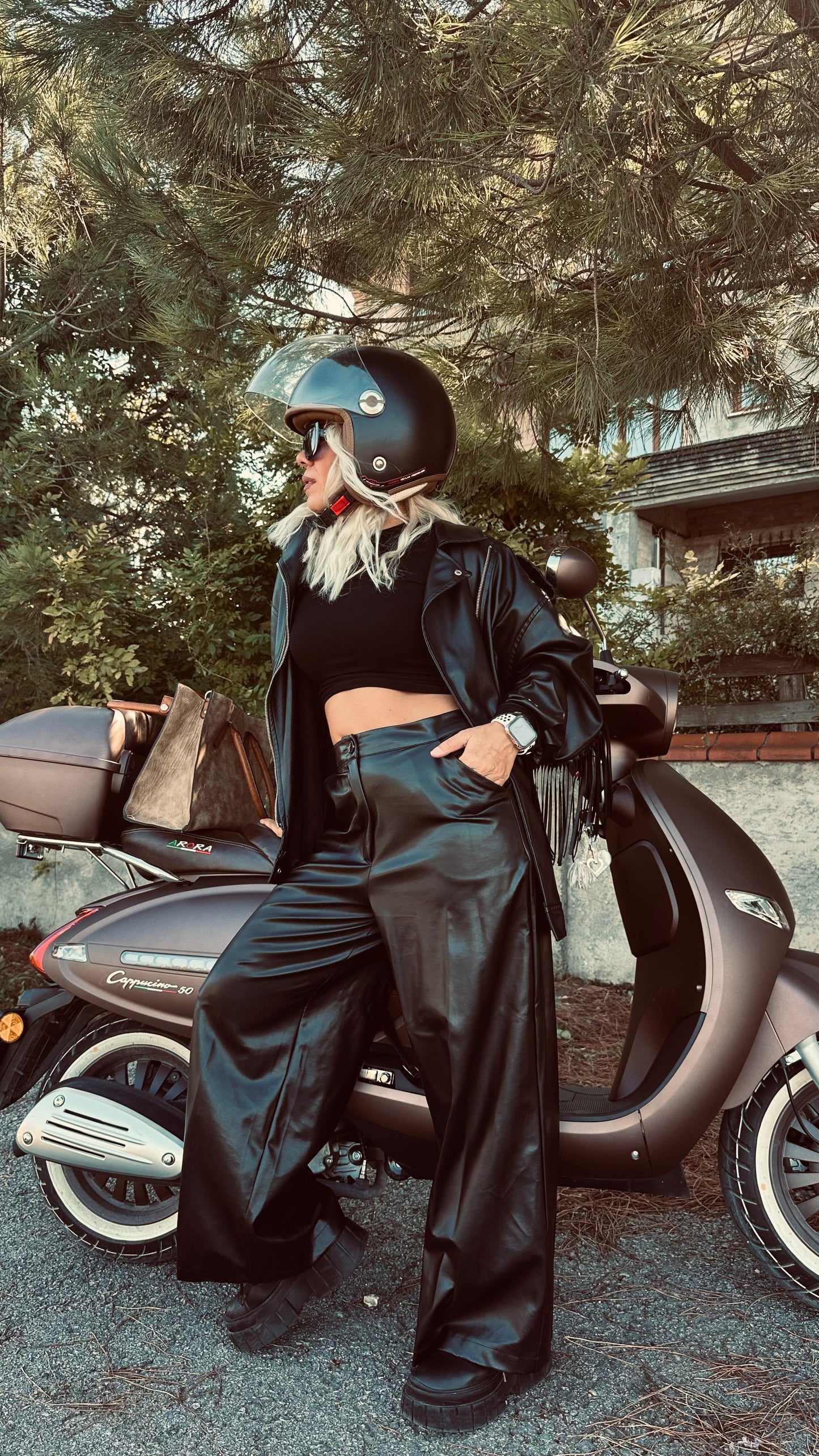 Siyah Dallas Püsküllü Oversize Deri Mont