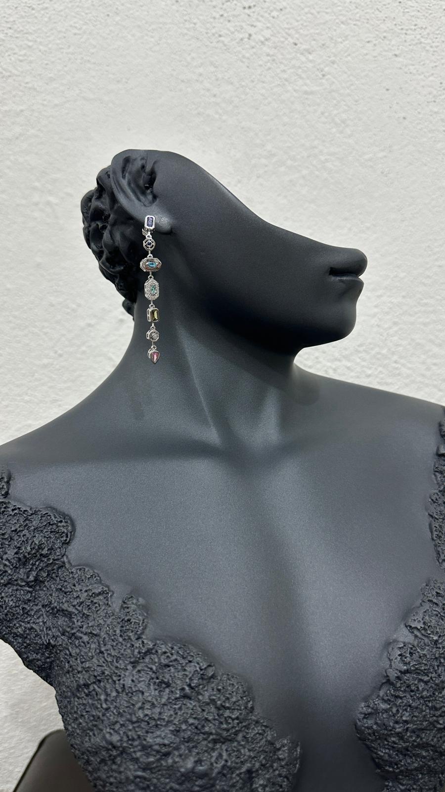 Çelik Siver 7 Element Renkli Taşlı Uzun Küpe