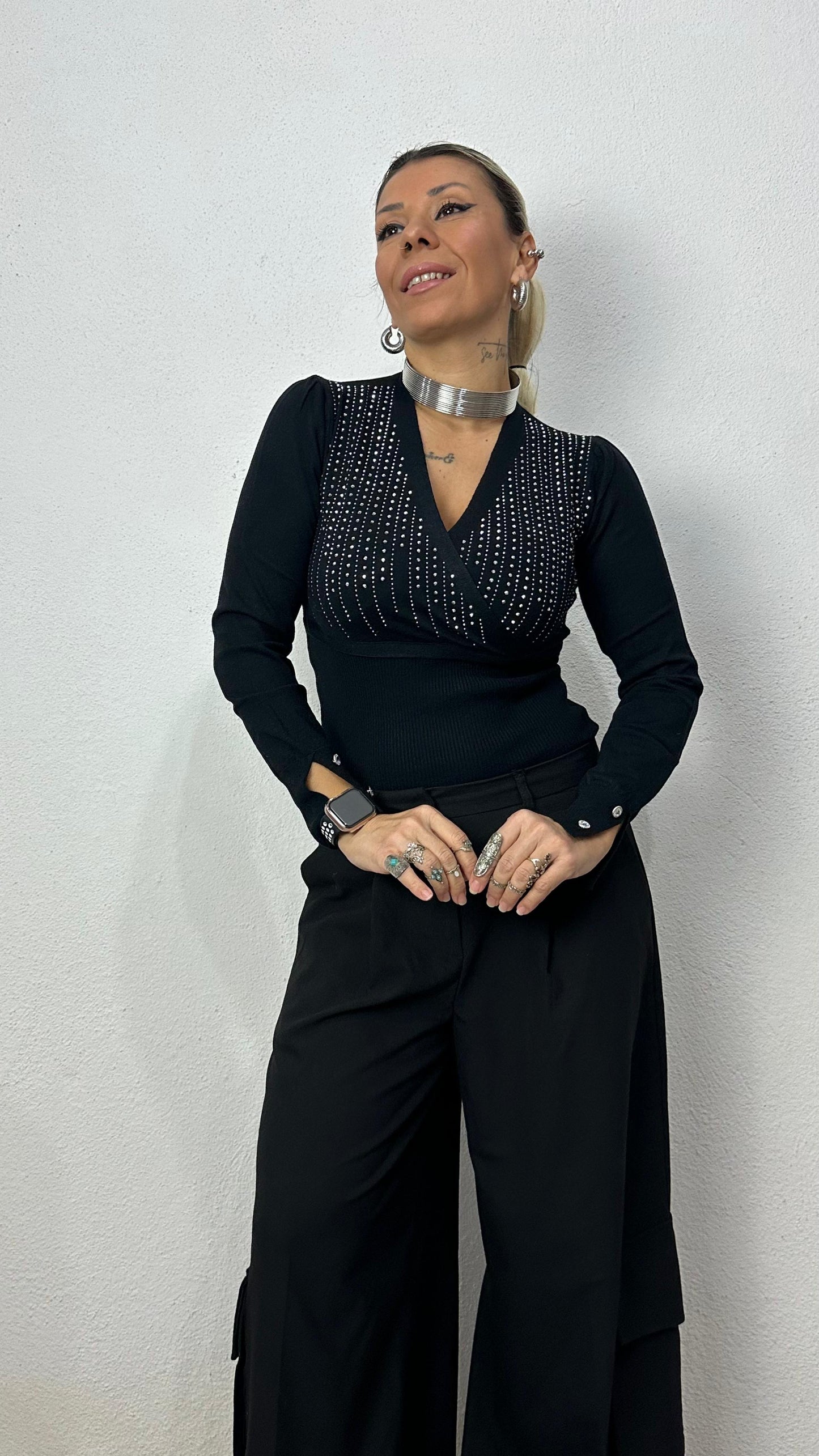 Nunu By Glam Siyah Taşlı V Yaka Triko