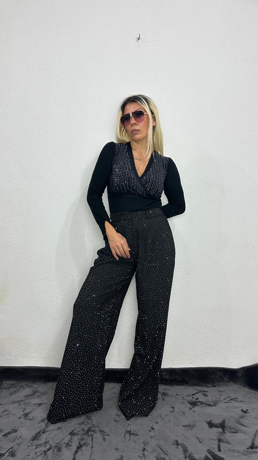 Nunu By Glam Siyah Taşlı V Yaka Triko