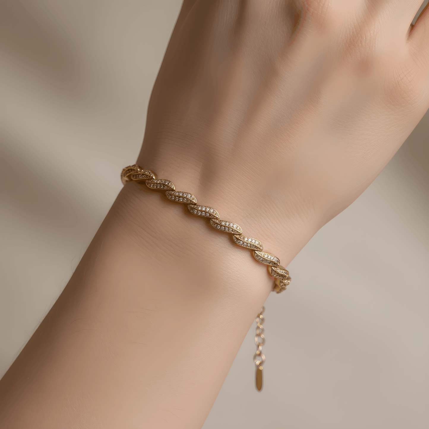 NuNu By Xuping Sarmal Line Taşlı Bileklik