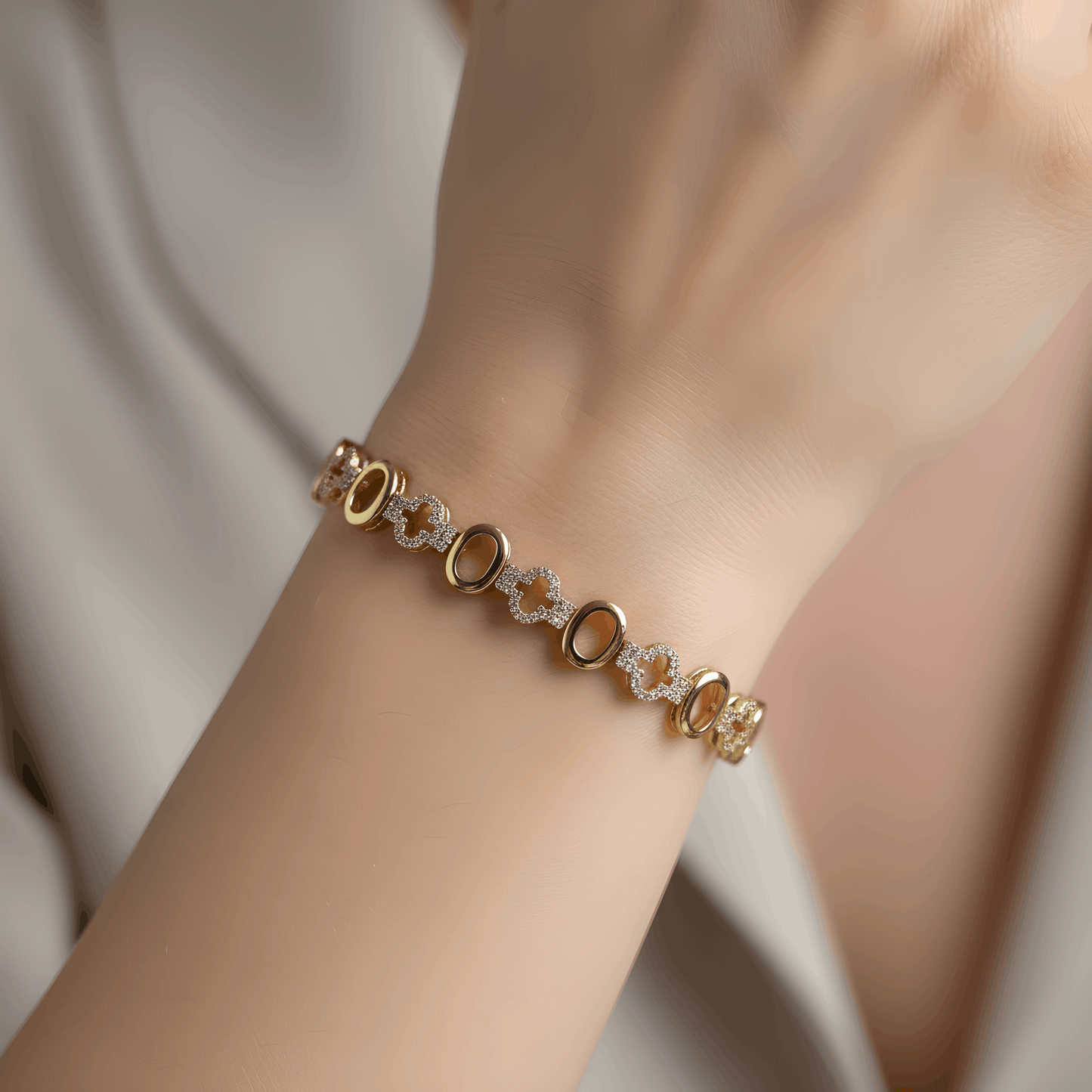 NuNu By İç İçe Oval Geçişli Xuping Bileklik Gold