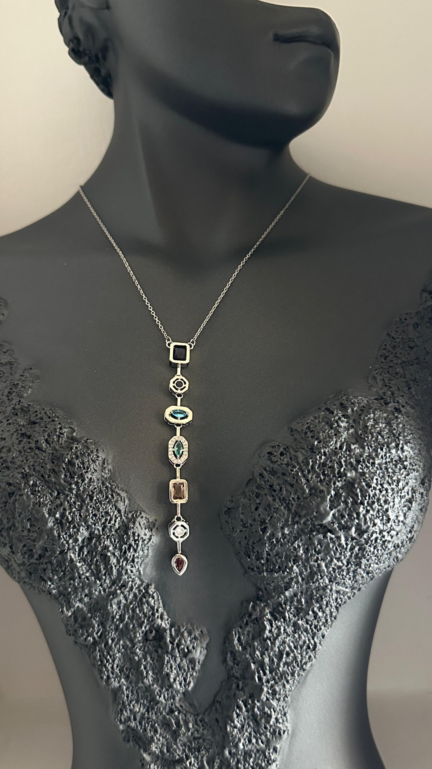 Çelik Silver Renk Zirkon Taşlı Baget Dekolte Y Model Kadın Kolye