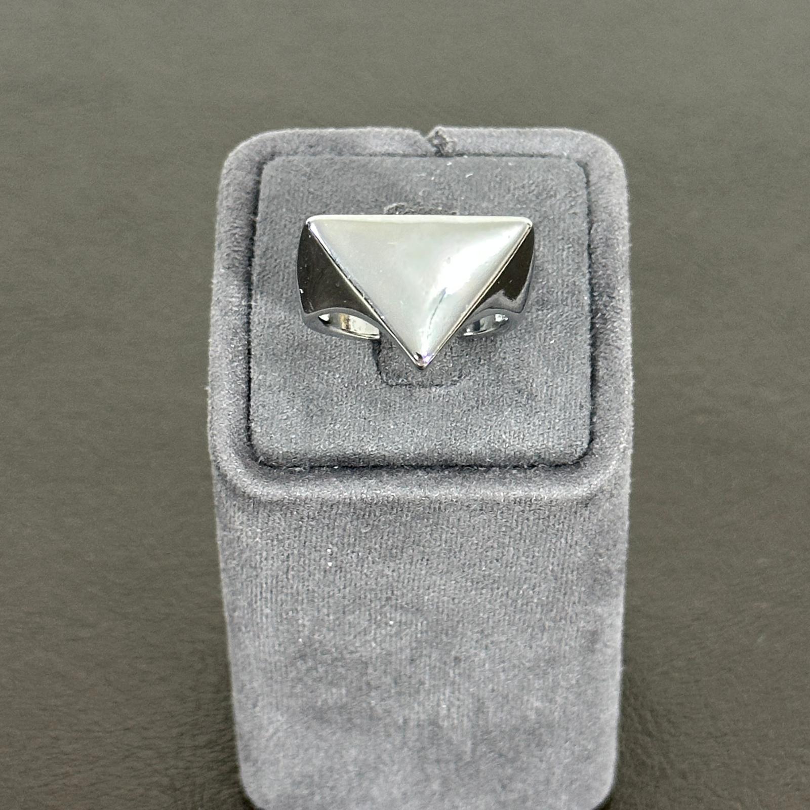 NuNu By Crown Üçgen Ayarlamalı Çelik Yüzük