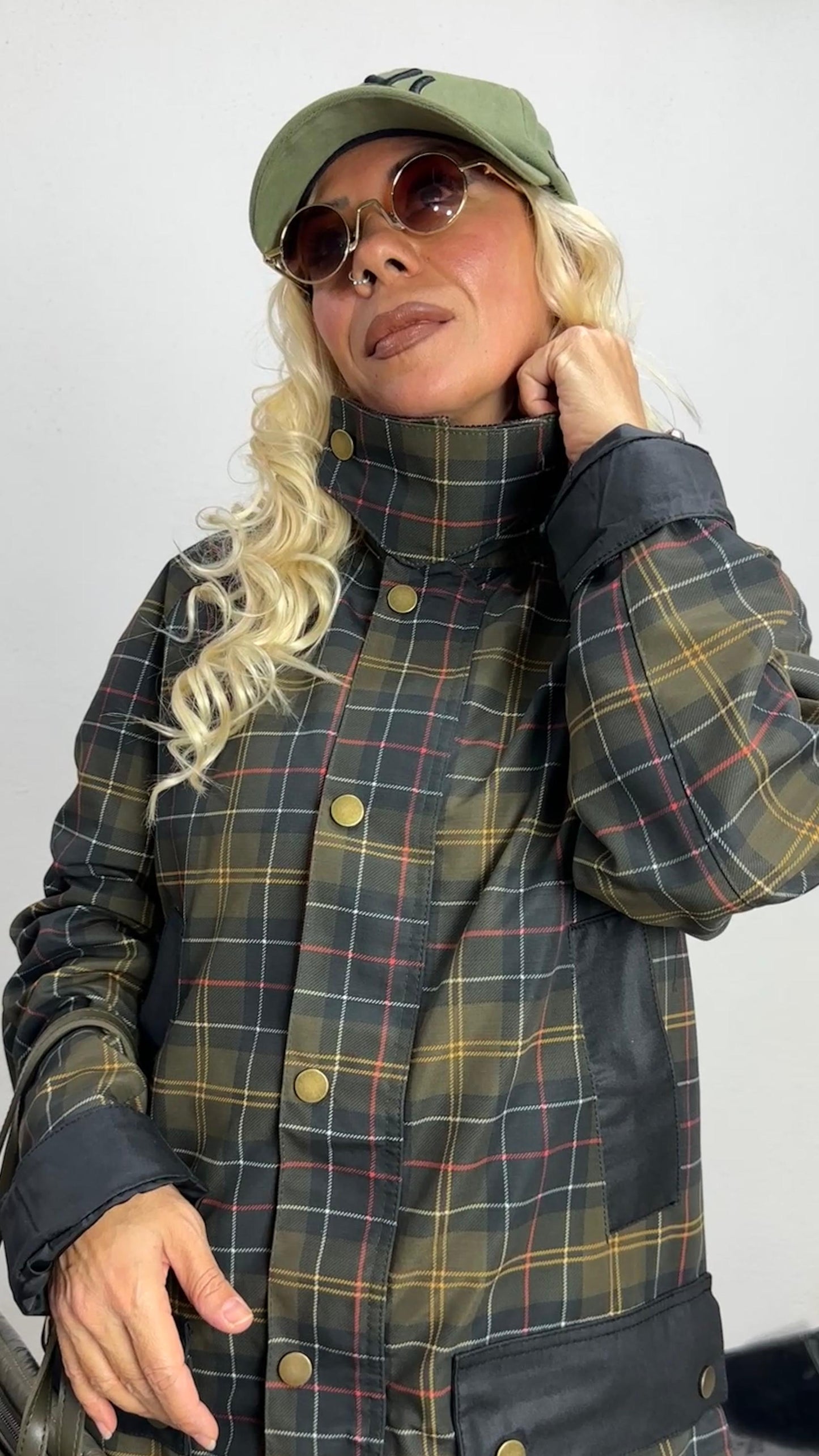 NuNu By Haki Kadife Yakalı Ekose Trençkot