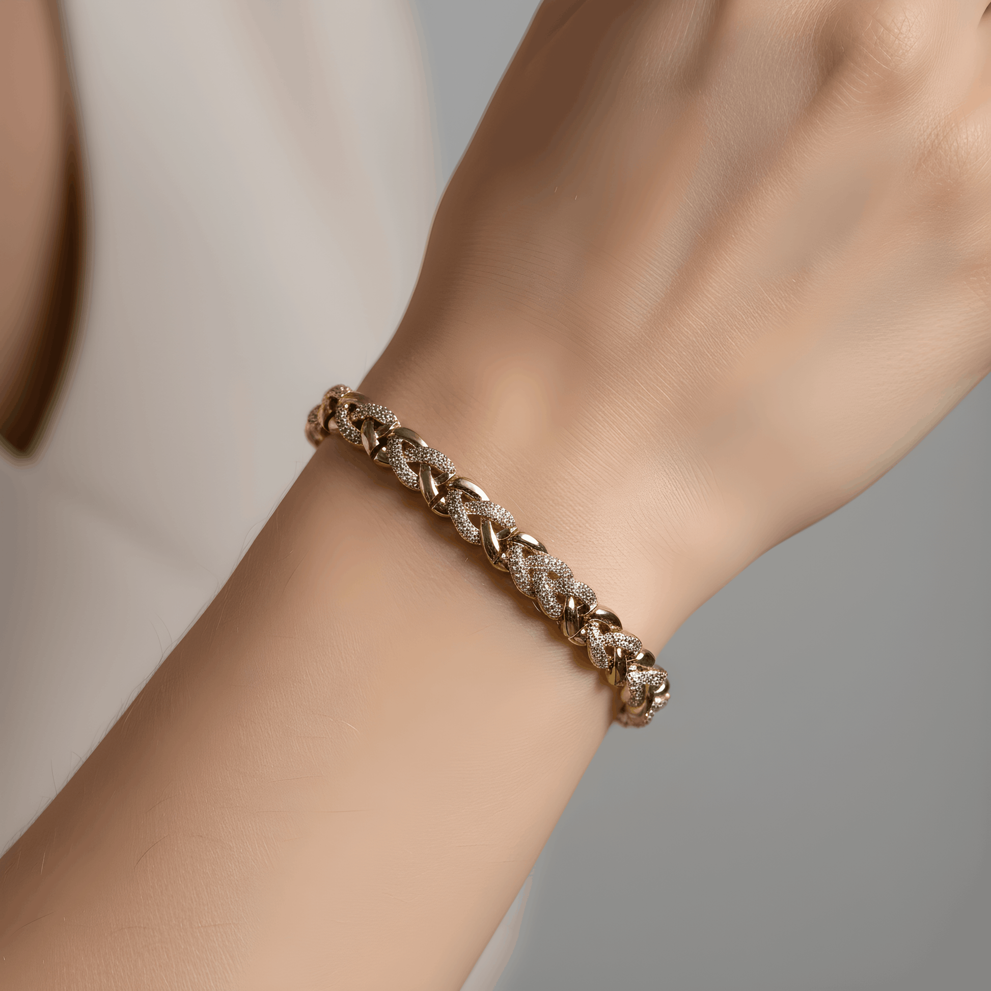 NuNu By Live Sarmal Model Xuping Bileklik Gold