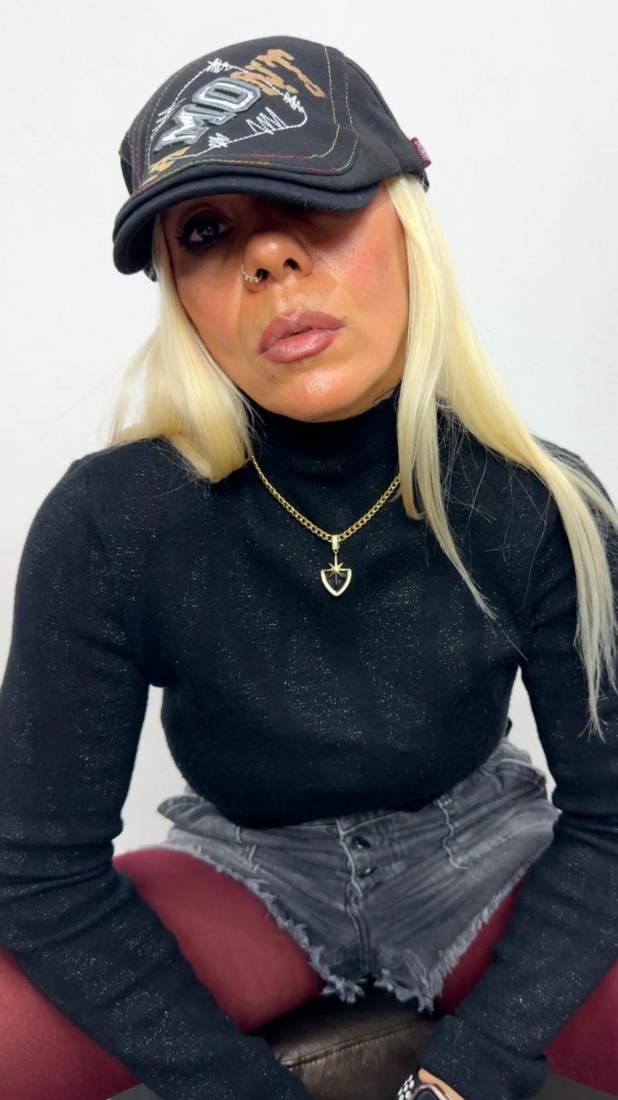 Nunu By Luxe Knit Asimetrik Siyah Simli Vatkalı Kazak