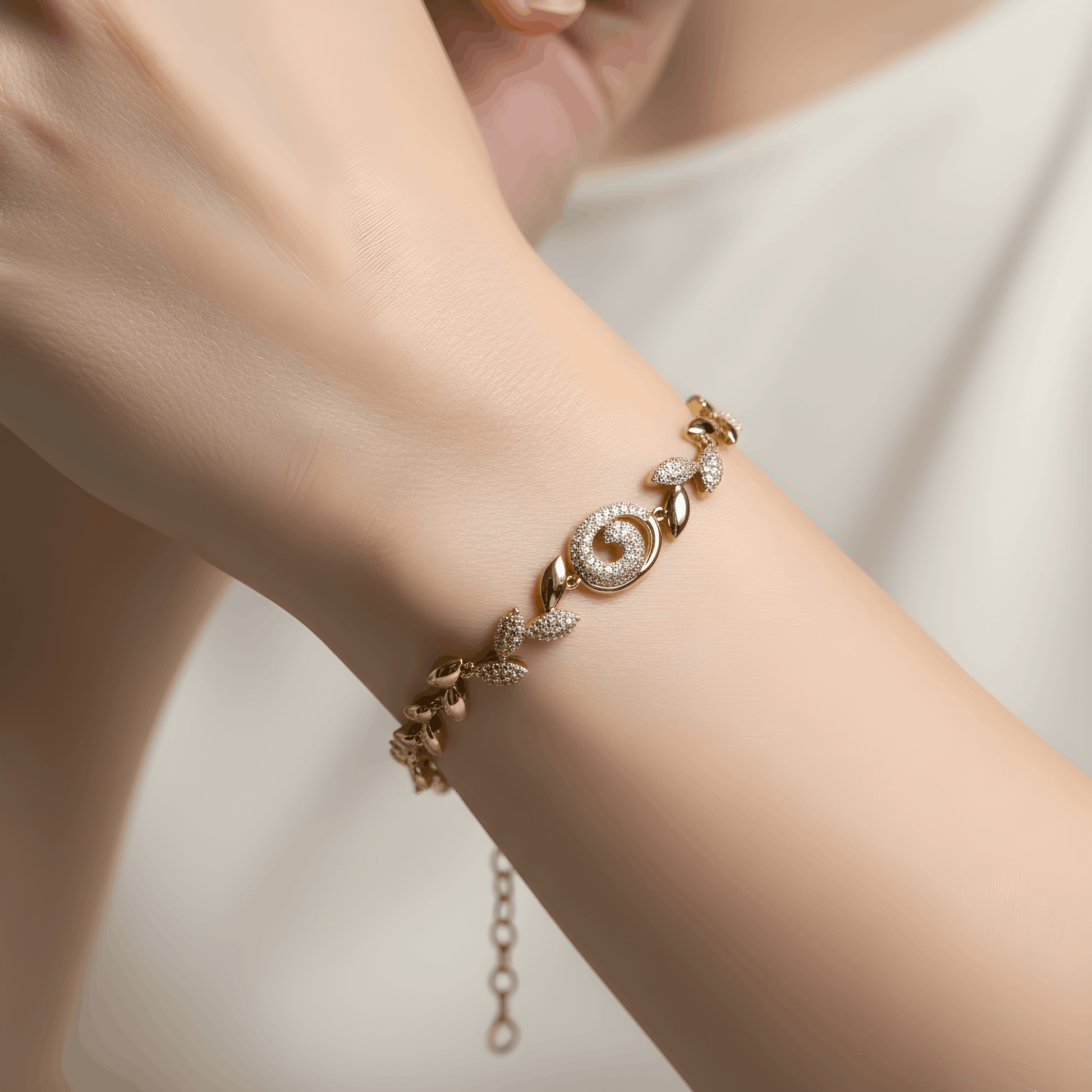 NuNu By Oval Taşlı Yaprak Model Xuping Bileklik Gold