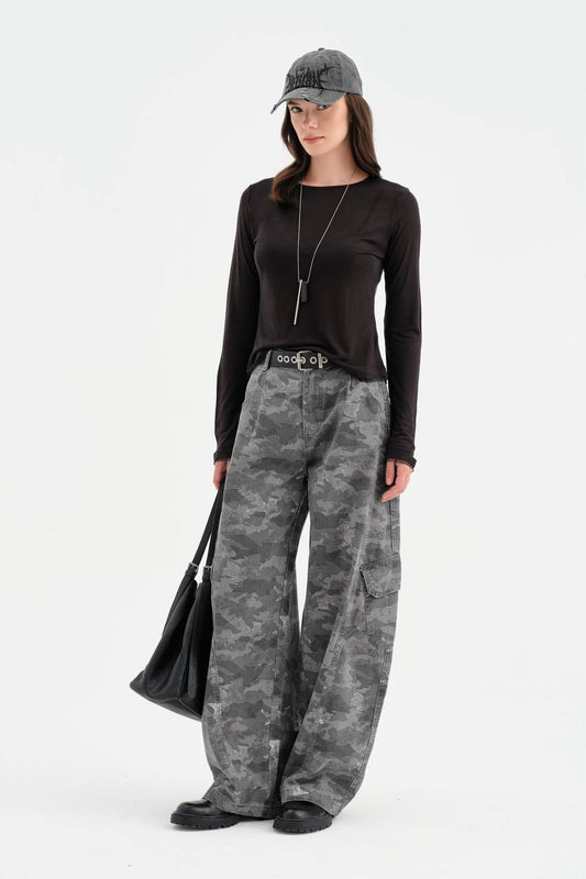 nunu-by-tw-combat-gri-kamuflaj-wide-leg-cargo-kadin-pantolon
