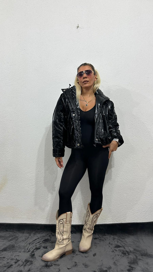 Oversize Parlak Siyah Şişme Kapüşonlu Mont