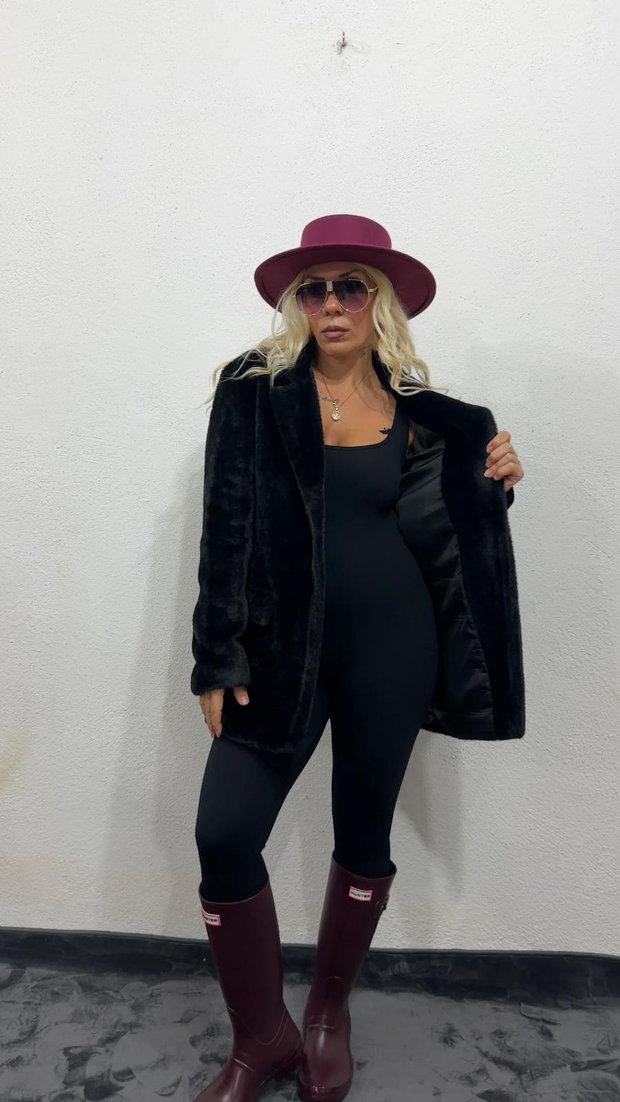 Premium Siyah Yumoş Peluş Ceket