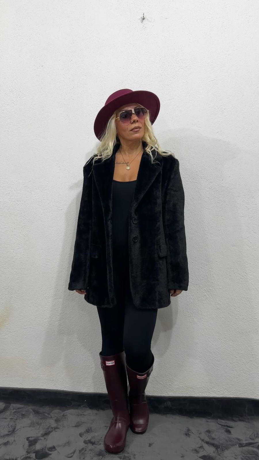 Premium Siyah Yumoş Peluş Ceket