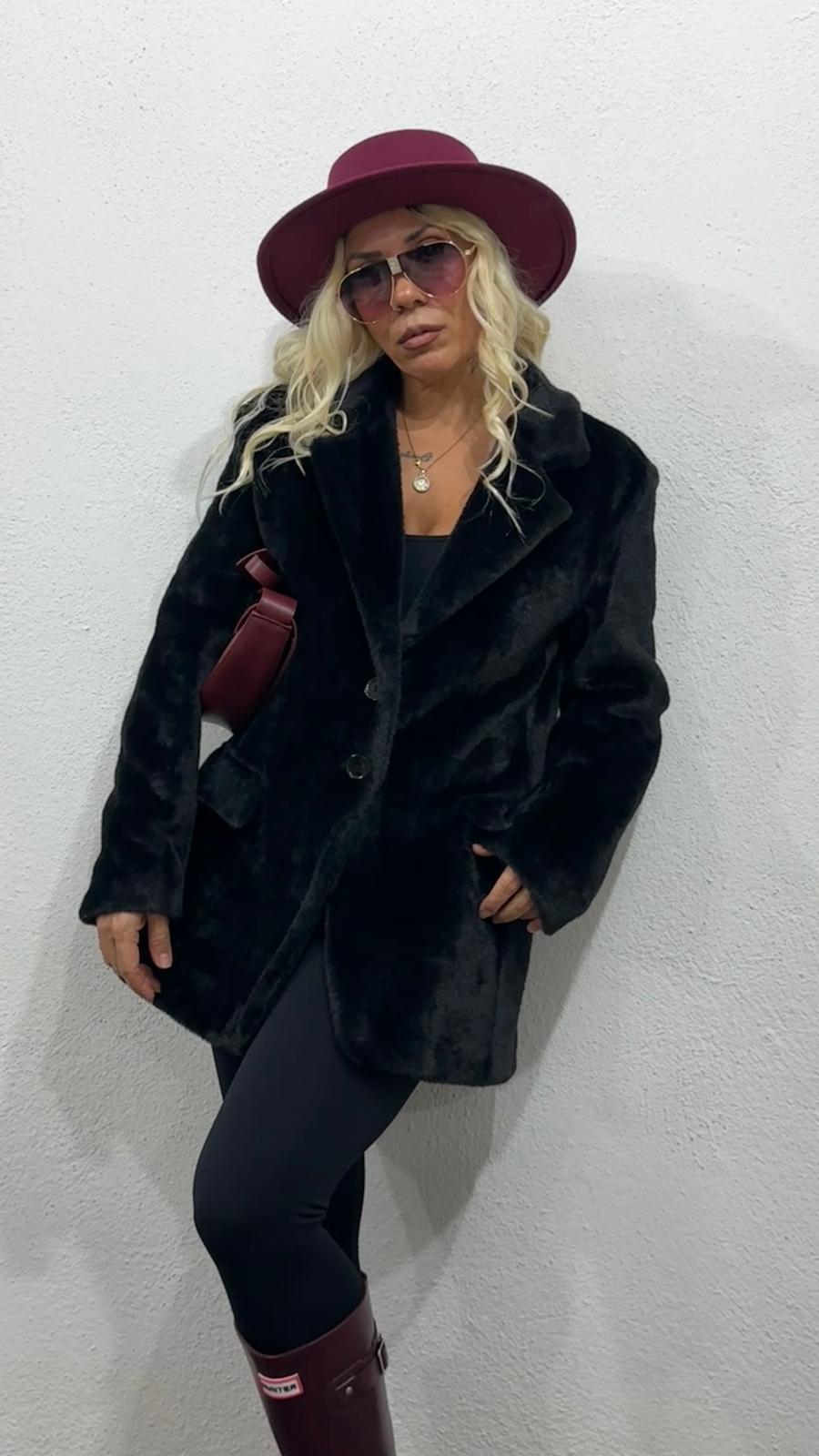 Premium Siyah Yumoş Peluş Ceket