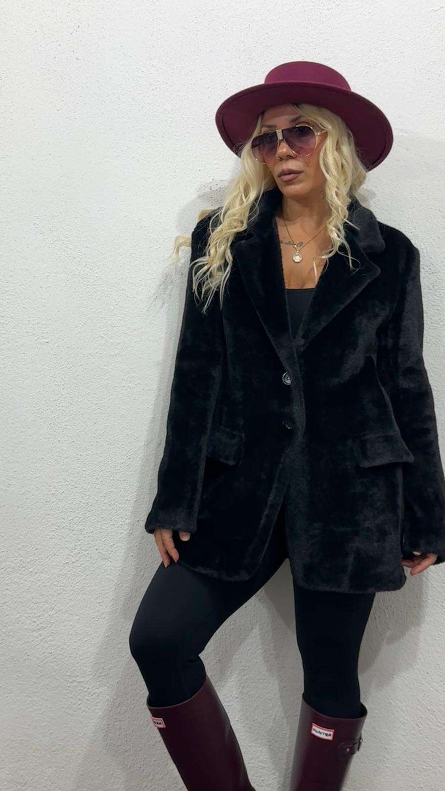 Premium Siyah Yumoş Peluş Ceket