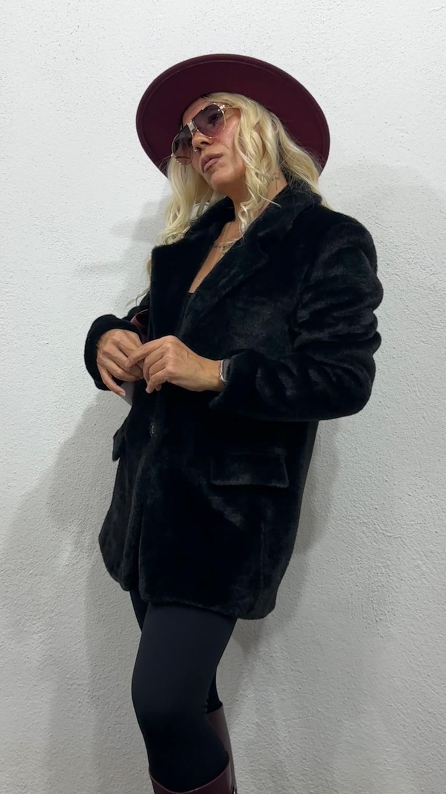 Premium Siyah Yumoş Peluş Ceket