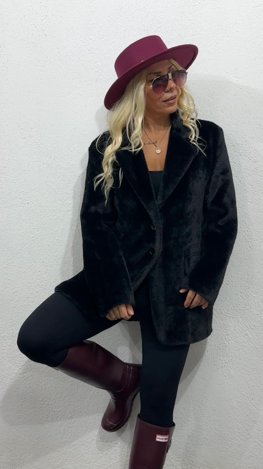 Premium Siyah Yumoş Peluş Ceket