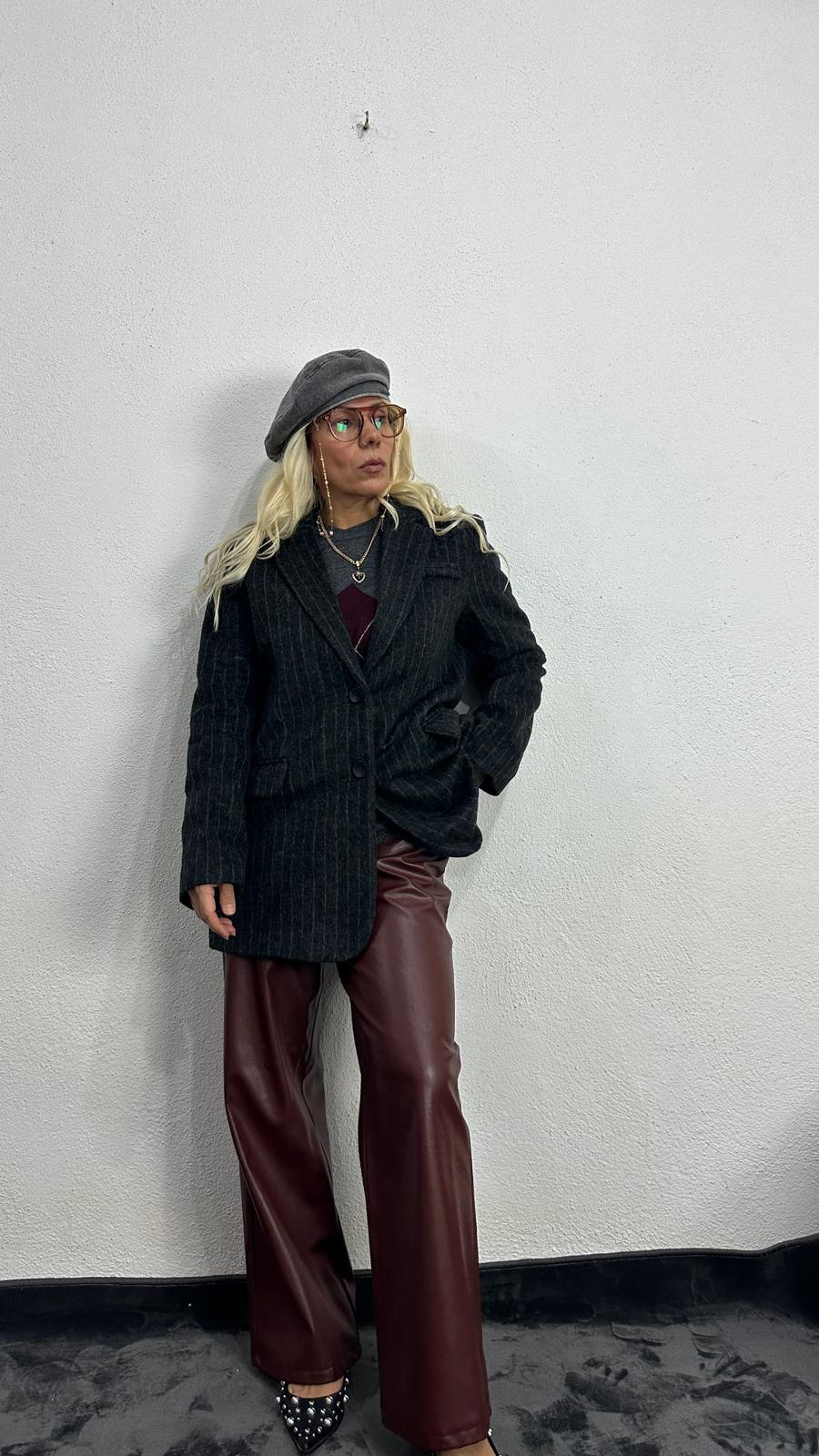 Siyah Kırçıllı Kaşe Ceket