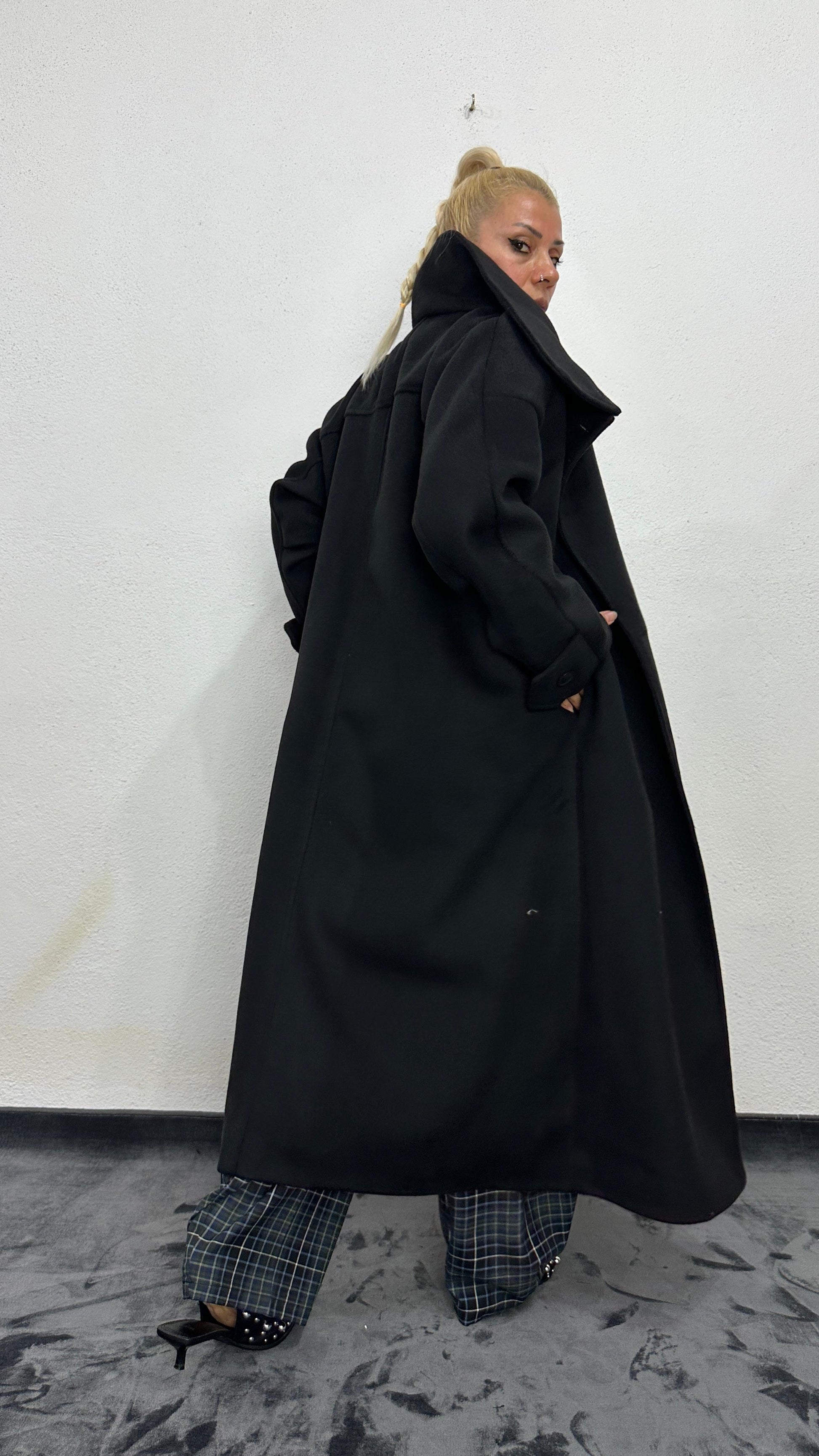 NuNu By Siyah Dik Yaka Oversize Kaşe Kaban