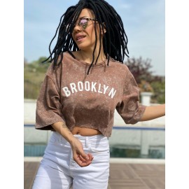 Kahverengi Brooklyn Baskılı Crop Tshirt